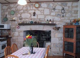 Mt Dutton Bay Woolshed Heritage Cottage - Whitsundays Accommodation 1