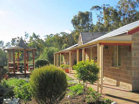 Riesling Trail Cottages - Whitsundays Accommodation 2