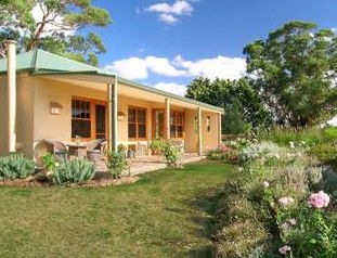 Hannah's Cottage - Whitsundays Accommodation 1