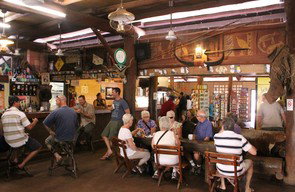 Bark Hut Inn - Whitsundays Accommodation 1