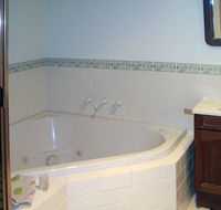 McLaren Ridge 1 - McLaren Ridge Log Cabins - Whitsundays Accommodation