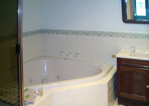 McLaren Ridge 1 - McLaren Ridge Log Cabins - Whitsundays Accommodation 0