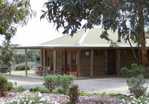 McLaren Ridge 1 - McLaren Ridge Log Cabins - Whitsundays Accommodation 5