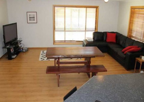 Krasni Park Cottage - Whitsundays Accommodation 0