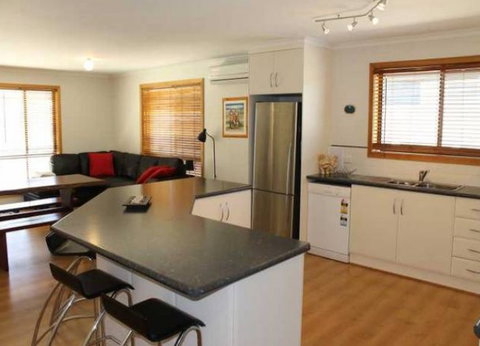 Krasni Park Cottage - Whitsundays Accommodation 1
