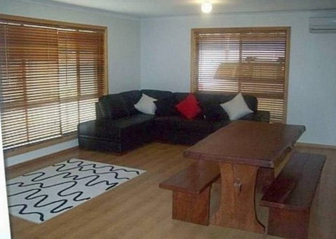 Krasni Park Cottage - Whitsundays Accommodation 4