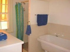 Red Brick Sea Retreat - Whitsundays Accommodation 2