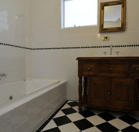 Peppermint Farm Cottage Bed and Breakfast - Whitsundays Accommodation