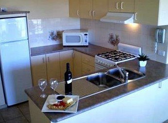 Lake View Motel - Whitsundays Accommodation 0