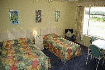 Lake View Motel - Whitsundays Accommodation 5