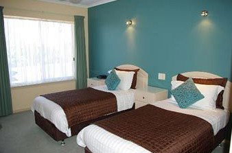 Lake View Motel - Whitsundays Accommodation 9