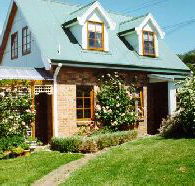 Conmel Cottage - Whitsundays Accommodation