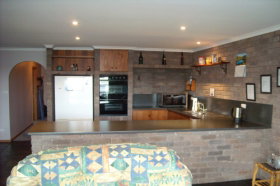 Three Hut Point Waterfront Accommodation - Whitsundays Accommodation 0