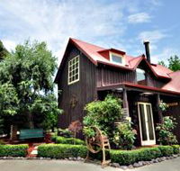 Clear Creek Cottage - Whitsundays Accommodation