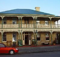 Richmond Arms Hotel - The - Whitsundays Accommodation