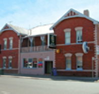 Mackey's Royal Hotel - Whitsundays Accommodation