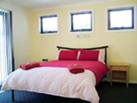 Waves Edge On Freycinet - Whitsundays Accommodation 0