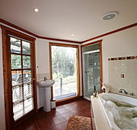Love Grove Guest House - Whitsundays Accommodation