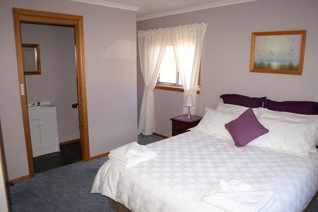 Three Hut Point Waterfront Accommodation - Whitsundays Accommodation 1