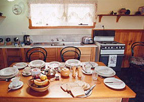 Touchwood Cottages - Whitsundays Accommodation 4