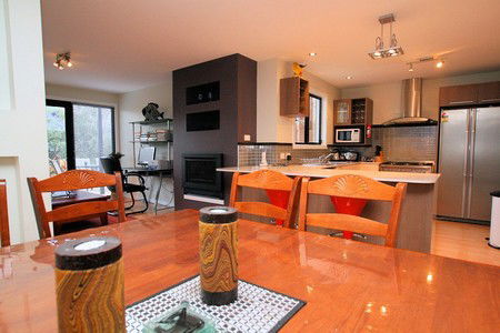 Oakley Place Townhouse - Tasmanian Short Stays - Whitsundays Accommodation 1