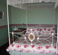 Berry Mountain Farm Mullengrove Cottage - Whitsundays Accommodation