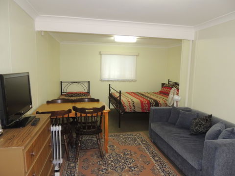 A Paradise Bungalow Waterfront - Whitsundays Accommodation 4