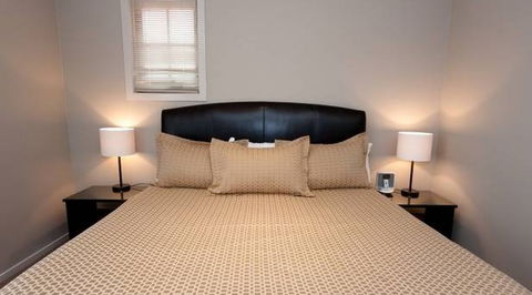 Executive Townhouse, Ballarat - Whitsundays Accommodation 2