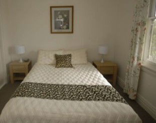 Bowden Cottage - Whitsundays Accommodation 0