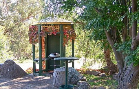 Nuggetty Cottage - Whitsundays Accommodation 0