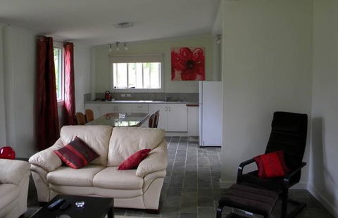 Calurla Chalets And Cottages - Whitsundays Accommodation 4