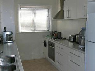 Hill Crest House - Whitsundays Accommodation 0