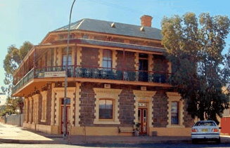 Duke of Cornwall Inn - Whitsundays Accommodation