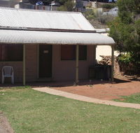 Aly's Cottage - Whitsundays Accommodation