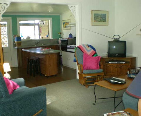 Blue Wren Cottage - Broken Hill - Whitsundays Accommodation 5