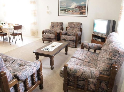 Capon Cottage - Whitsundays Accommodation 2