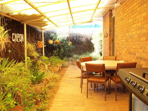 Capon Cottage - Whitsundays Accommodation 5