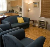 Emaroo Cottage on Williams Street - Whitsundays Accommodation