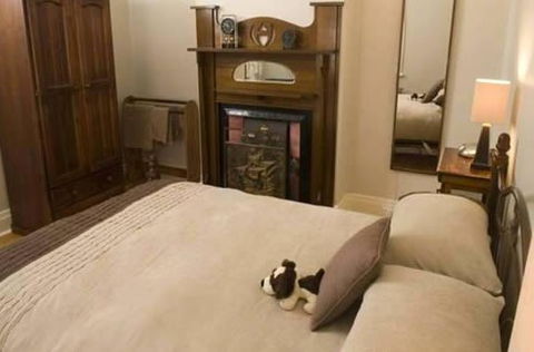 Emaroo Cottage On Williams Street - Whitsundays Accommodation 1