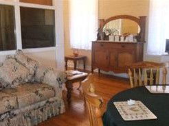 Gum Paddock Country Cottage - Whitsundays Accommodation 3
