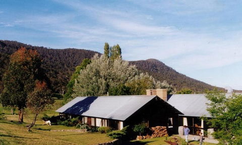 Crackenback Farm Mountain Guesthouse - Whitsundays Accommodation 0