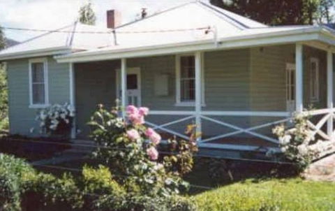 Honeysuckle Cottage Jingellic - Whitsundays Accommodation 1