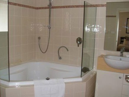 Snowbound Chalets - Whitsundays Accommodation 1