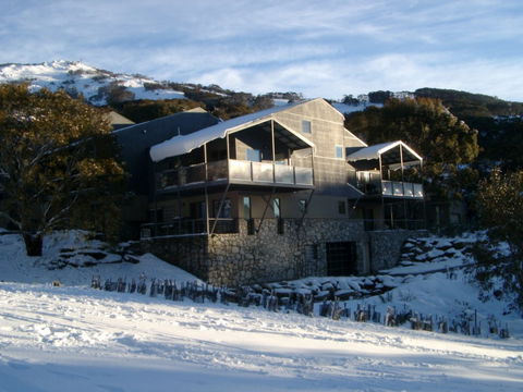 Snowbound Chalets - Whitsundays Accommodation 5