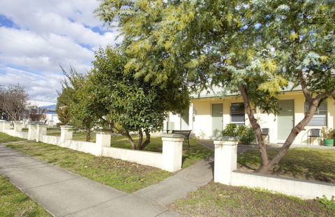 Tumut Apartments - Whitsundays Accommodation 0