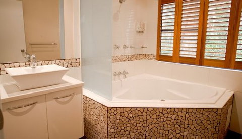 BIG4 Emerald Beach Holiday Park - Whitsundays Accommodation 1