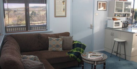 Clyde Cottage - Whitsundays Accommodation 2