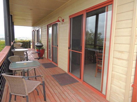 Avon View Stays - Whitsundays Accommodation 0
