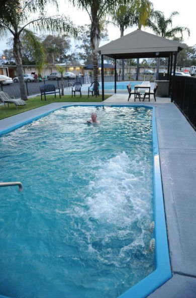 Artesian Spa Motel - Whitsundays Accommodation 1