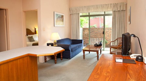 Belmore All-Suite Hotel - Whitsundays Accommodation 2
